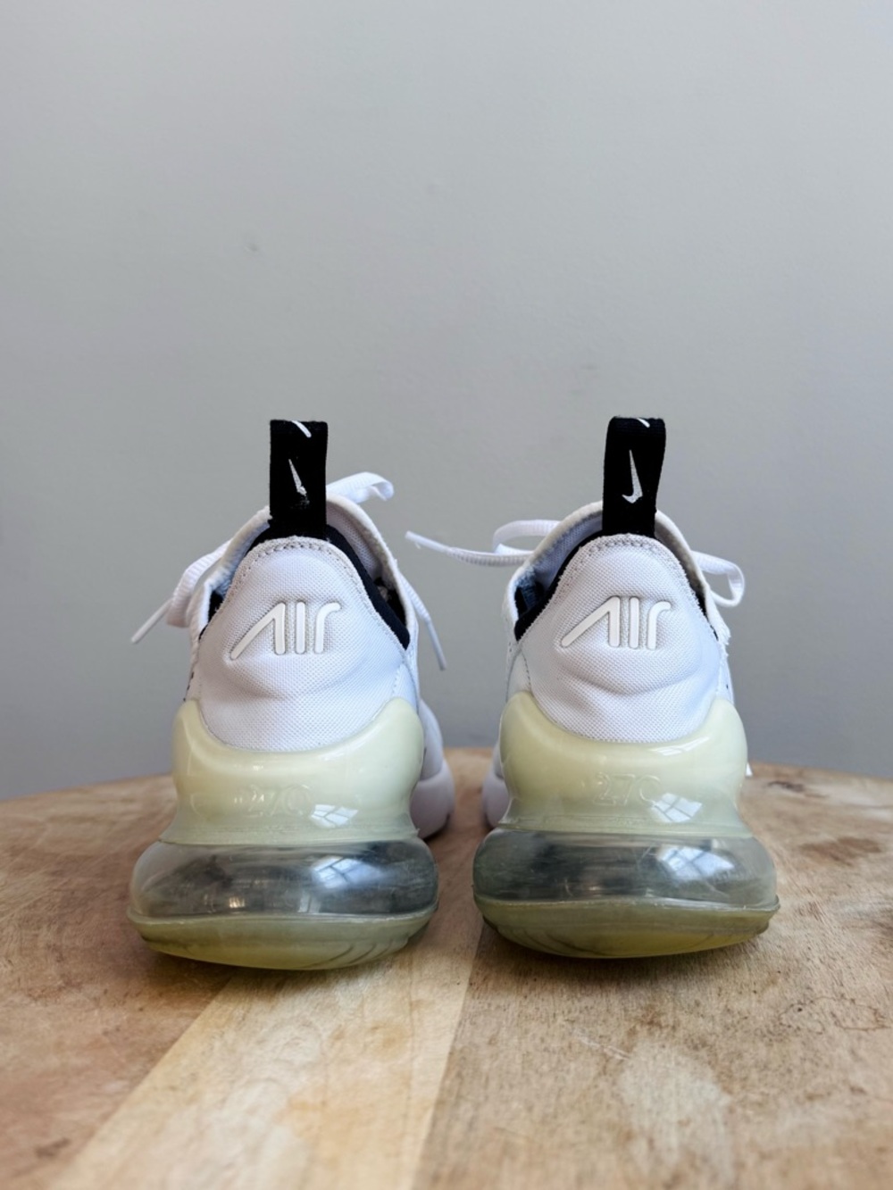 Women's Nike Air Max 270 Size 11.5 Sneakers White/Black/White (AH6789 100) - Picture 6 of 12